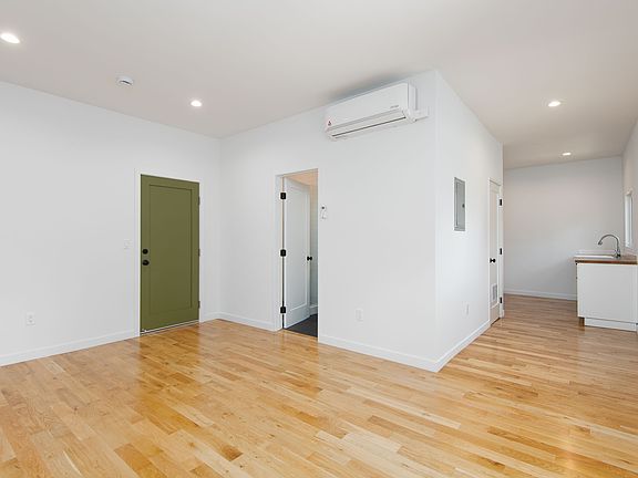3rd image of 3700 W Sunset Blvd APT 3