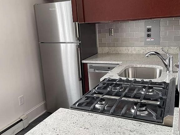 2nd image of 192 Pine St Unit 2
