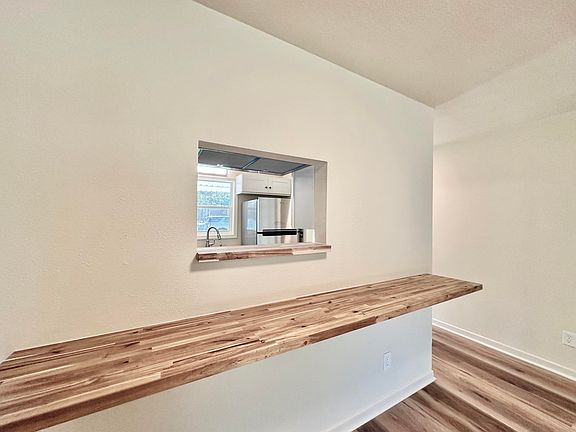 4th image of 61 Silva Dr NW