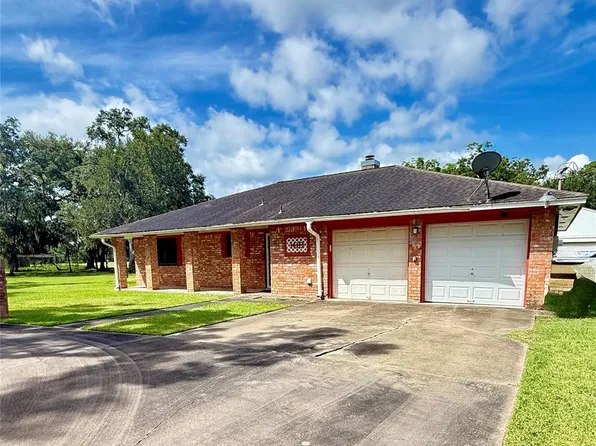 1410 S Dance Dr, West Columbia, TX 77486