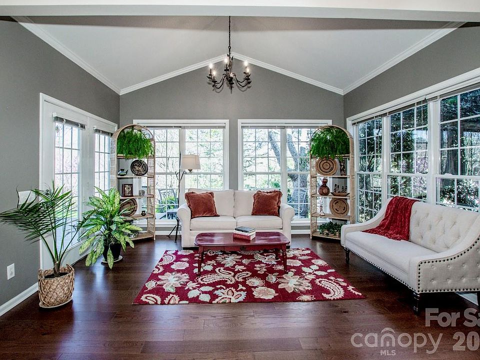 1st image of 150 Coronilla Rd