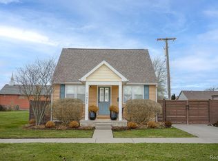 17921 Oakdale St, Roseville, MI