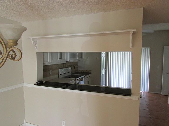 4th image of 50 Whitehead Cir