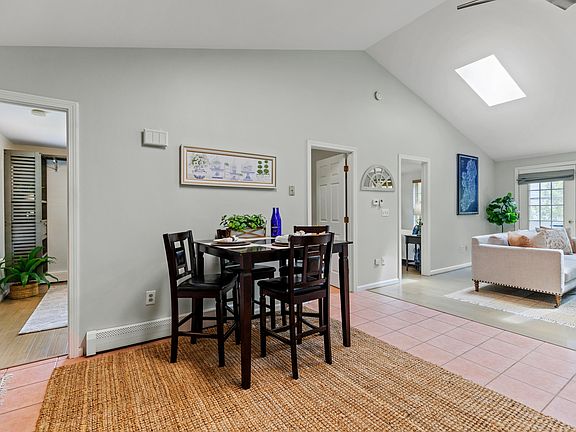 4th image of 118 Pennell Street #1