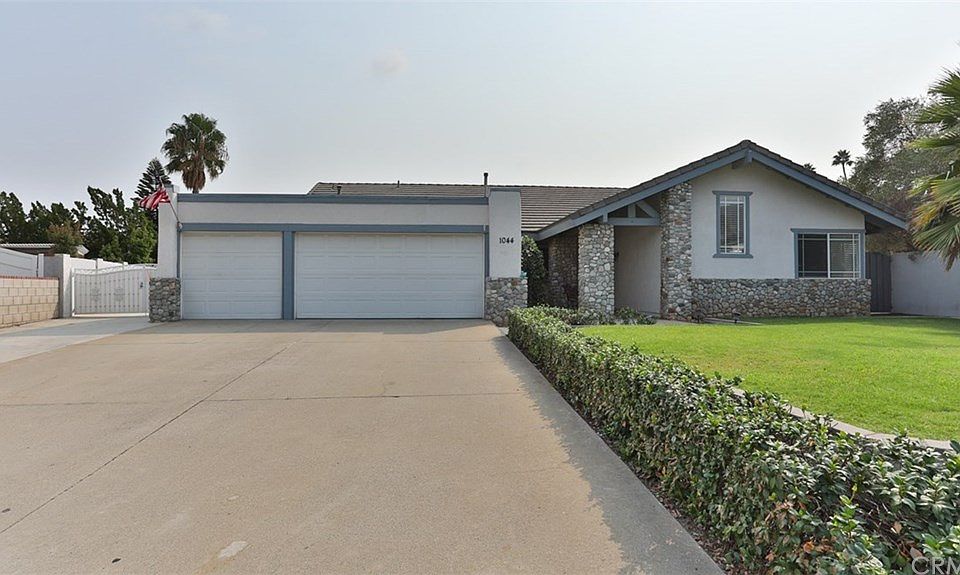 1st image of 1044 Regal Ct