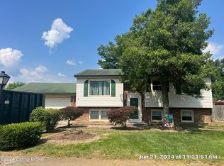 9516 Shoshone Way, Louisville, KY 40258