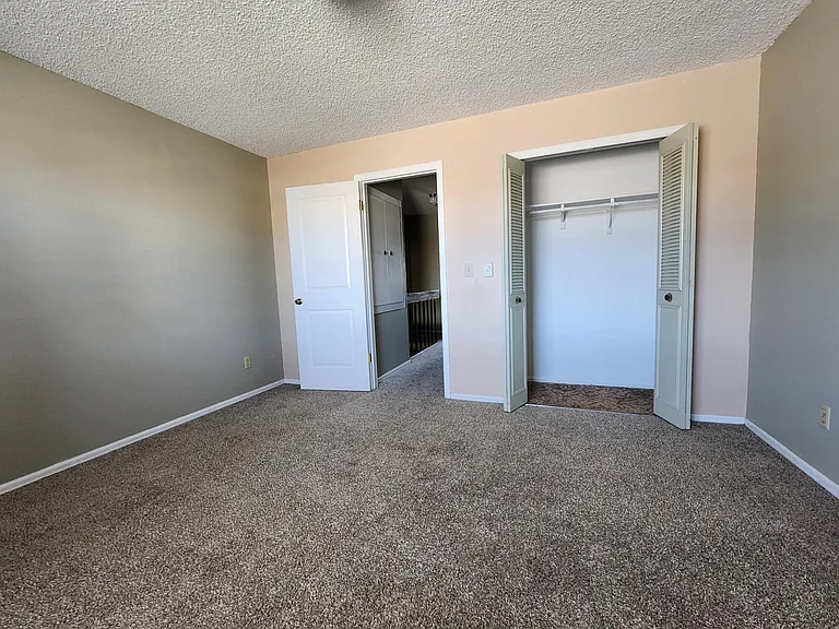 55 Castle Royal Dr — Photo 6