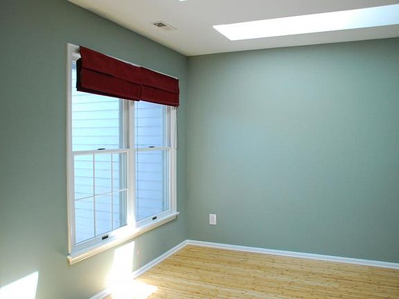 4th image of 270 Kingbird Ct