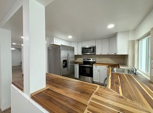 5214 Green Lake Way N, Seattle, WA 98103