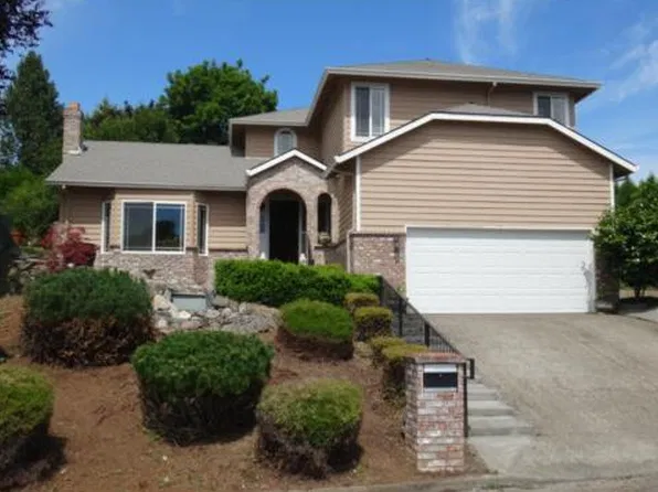 10881 SE Azar Dr, Happy Valley, OR 97086