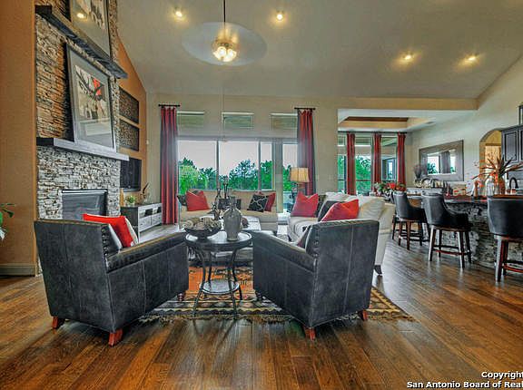 4th image of 8403 Orchard Gln