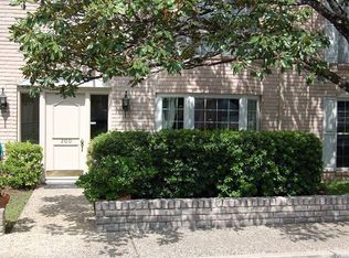 102 Ruelle Ln #200-C, San Antonio, TX 78209