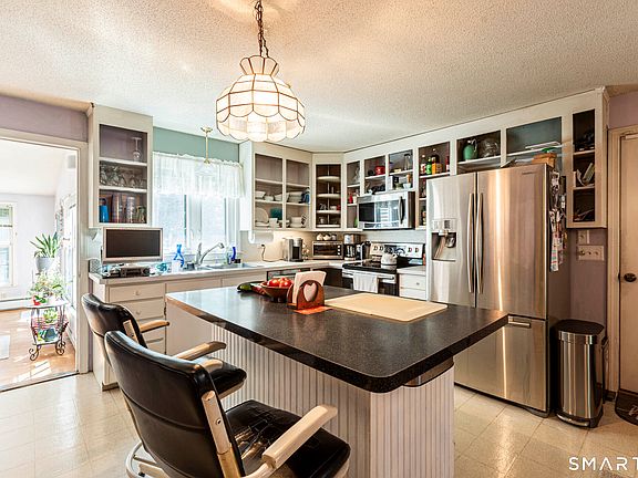 5th image of 17 Greendale Avenue
