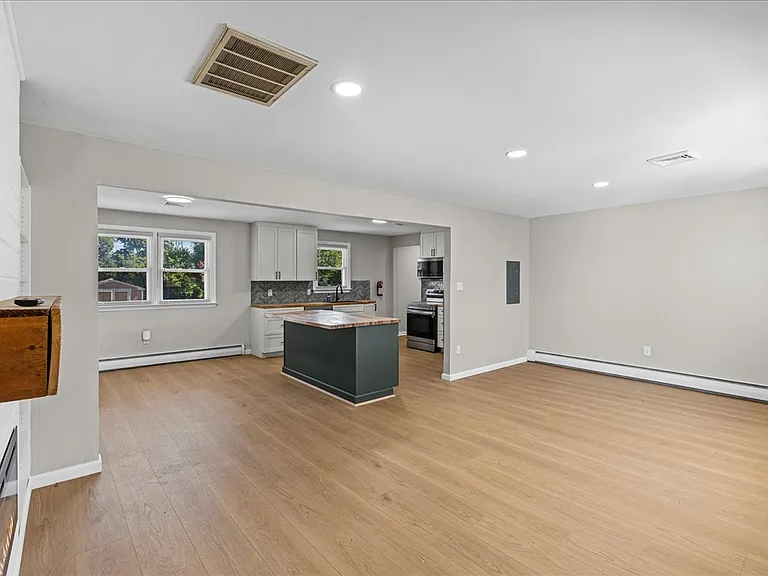 1 Spruce Ln — Photo 16