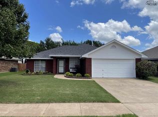 5415 Long Leaf Dr, Wichita Falls, TX 76310