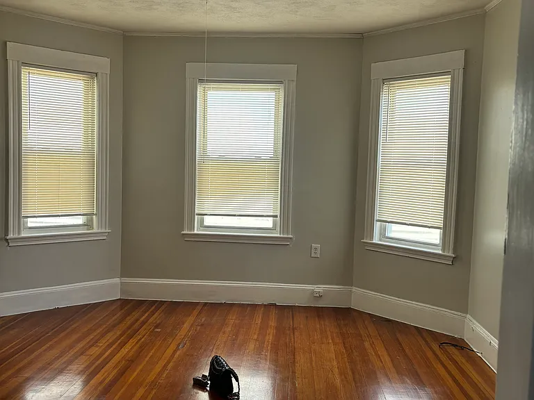 61 Robinson St #2 — Photo 5