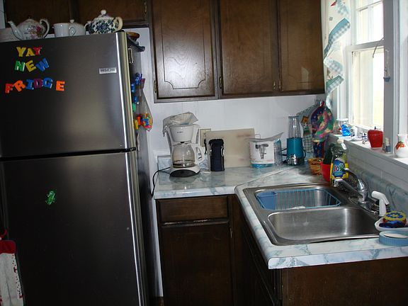 4th image of 3940 Kennedy Dr