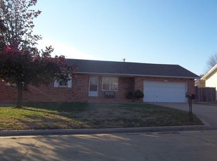 251 Winfred Ave, Bolivar, MO 65613