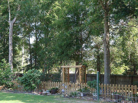 5th image of 3760 Hidden Oak Dr