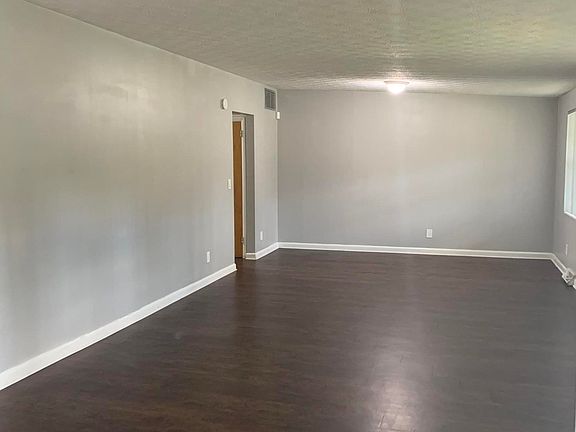 4th image of 7144 Hanson Dr N