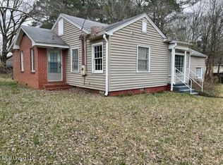 209 S Park Dr, Jackson, MS 39211