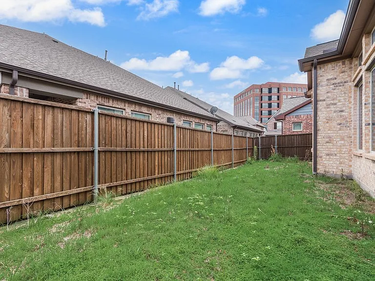 1127 Piedmont Ln — Photo 25