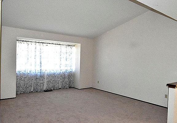 3rd image of 181 Reynard Ln