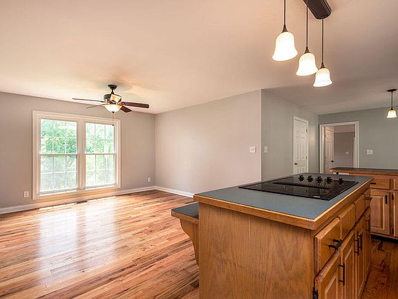 4th image of 180 W Woodland Acres