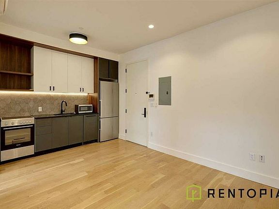 4th image of 54 Troutman St #2M