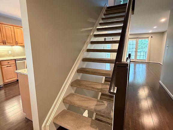 4th image of 2156 Golf Course Dr
