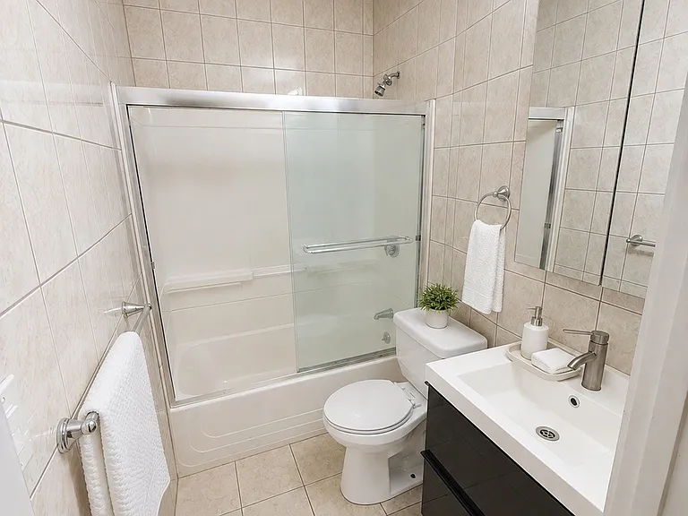 1616 Beacon St #4 — Photo 21