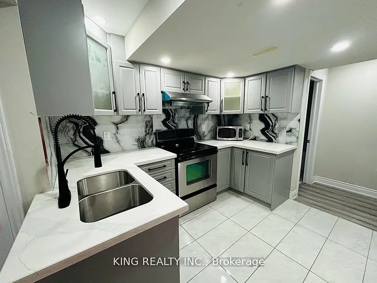 13 Black Diamond Cres #BASEMENT — Photo 4