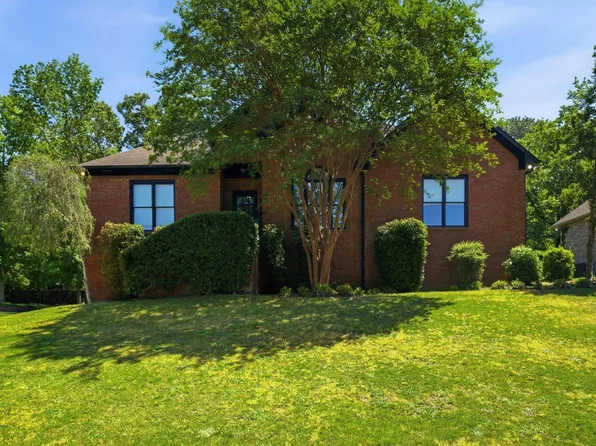 529 Willow Ln, Trussville, AL 35173