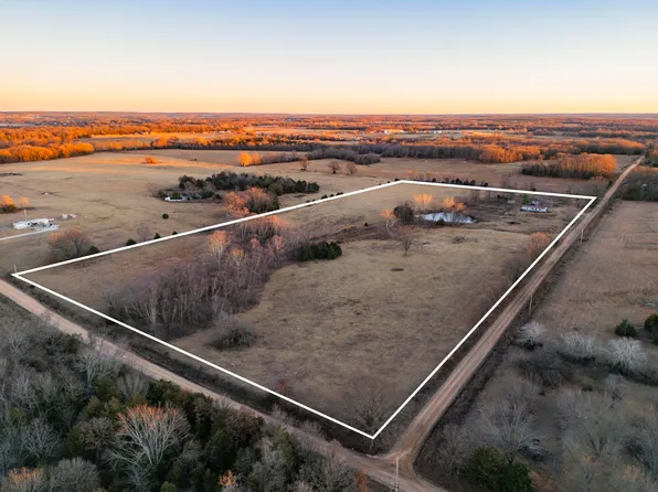 8465 S 2351st Road, Humansville, MO 65674