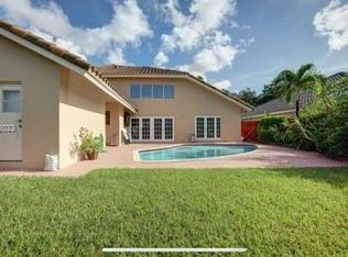10240 SW 13th St, Pembroke Pines, FL 33025