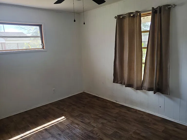 919 Kings Rd — Photo 9