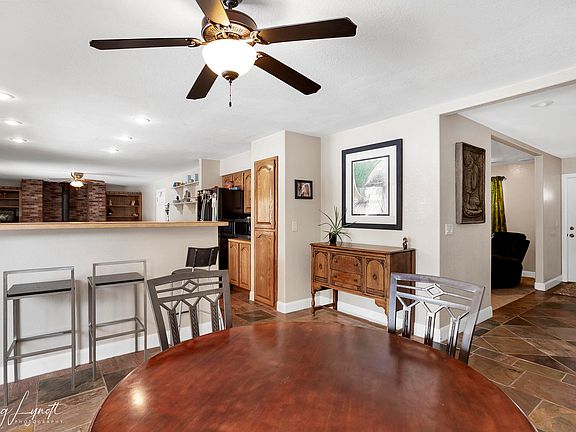 3rd image of 1169 W Coyote Way