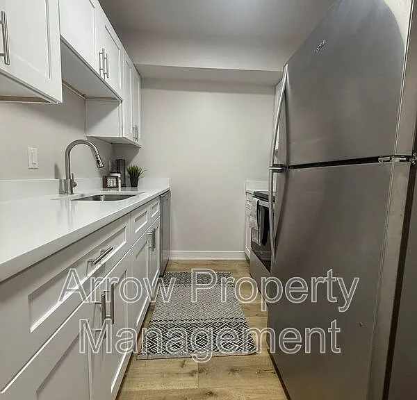 3405 Holdrege St #103 — Photo 1