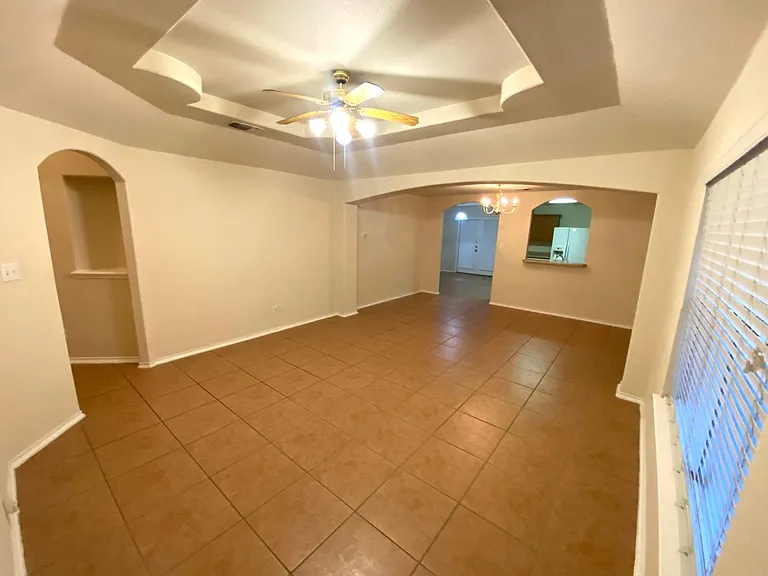 10411 Tollow Way — Photo 4
