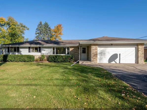 2966 Sheldon Dr, Oshkosh, WI 54904
