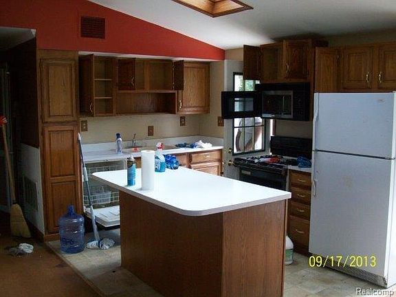 3rd image of 850 Klempp Dr