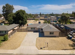 10319 Glenn St, Bakersfield, CA 93312