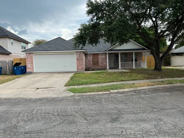 318 Long Point Dr, Portland, TX 78374