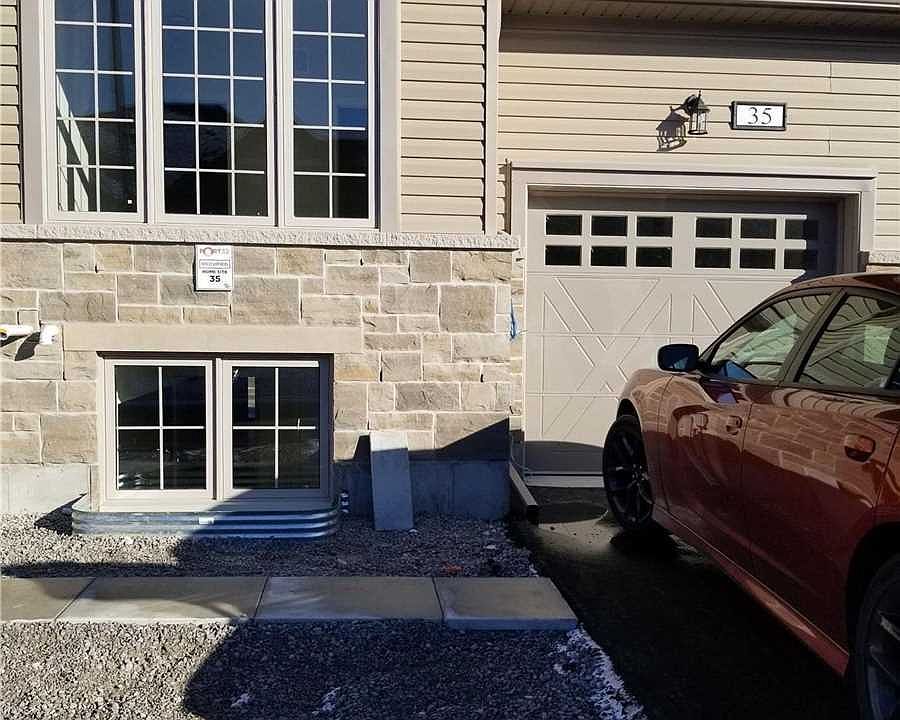 1st image of 17 Lakewood Cres #35