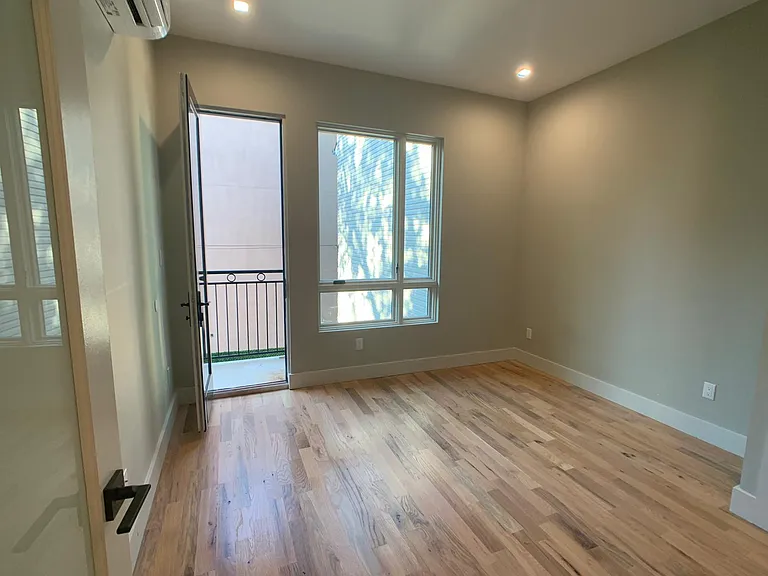 149 Stanhope St #3A — Photo 3