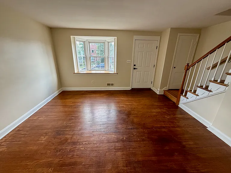 1644 Thetford Rd — Photo 3