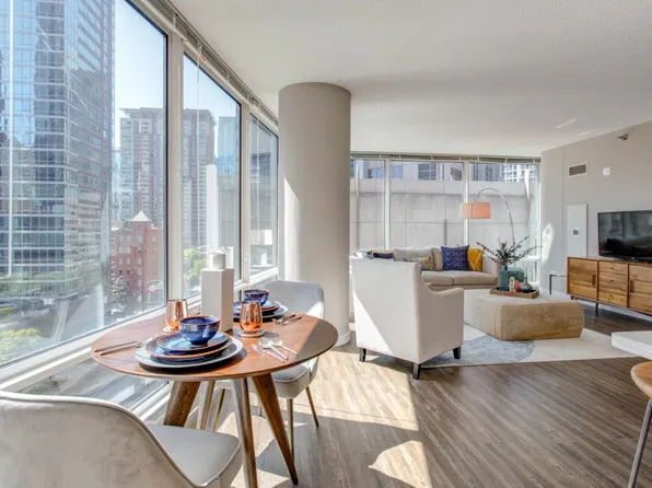 355 E Grand Ave #902, Chicago, IL 60611