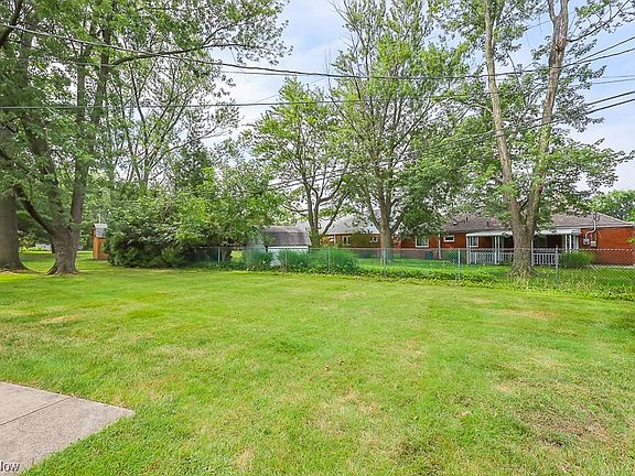 5th image of 27336 Oak Ct