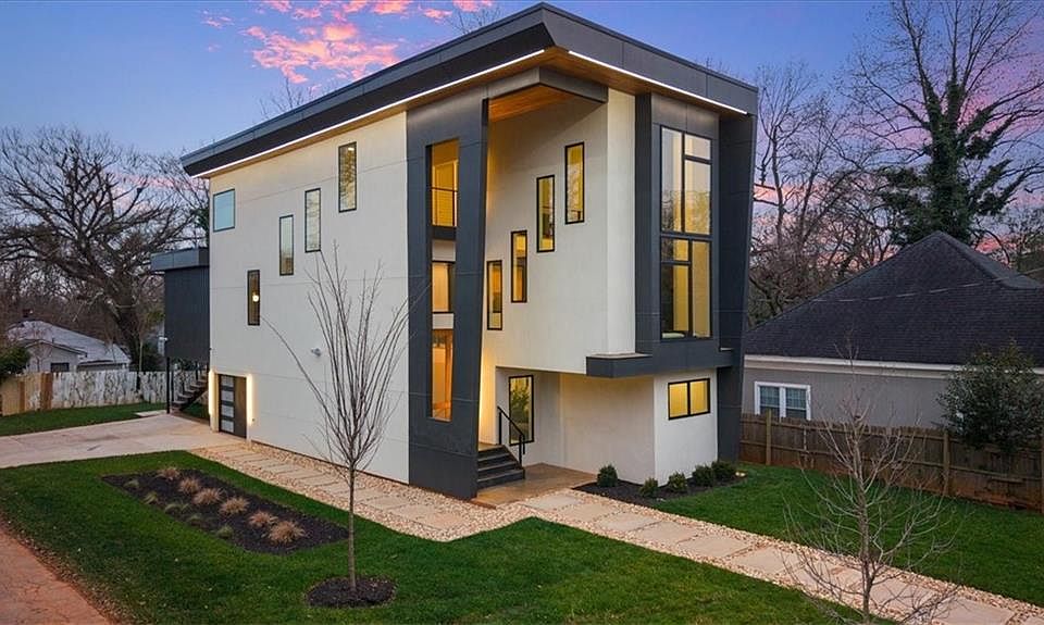 1st image of 172 Racine St SW