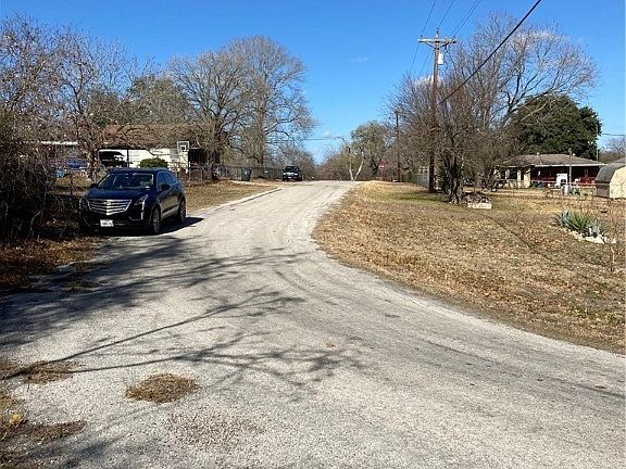 4th image of Meadow Lake Dr